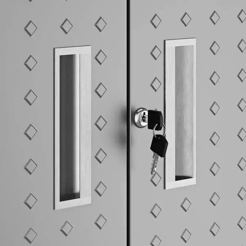 Manhattan Comfort Fortress Set Garage 3 pz Mobile Salvaspazio Armadio e Banco da Lavoro 2.0 Grigio: Deposito con Serratura, Ripiani Regolabili, Ruote