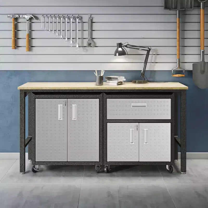 Manhattan Comfort Fortress Set Garage 3 pz Mobile Salvaspazio Armadio e Banco da Lavoro 2.0 Grigio: Deposito con Serratura, Ripiani Regolabili, Ruote