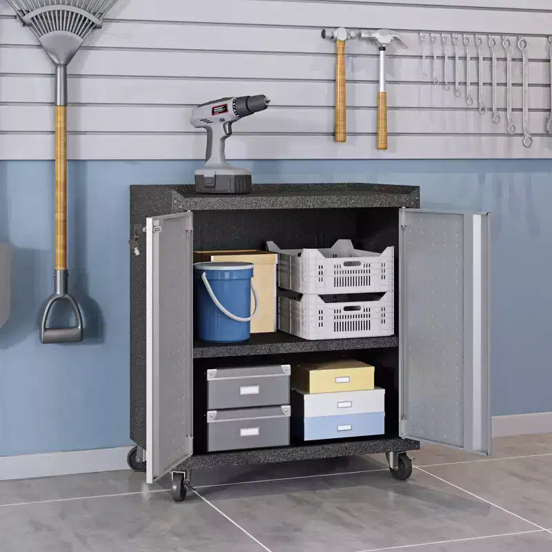 Manhattan Comfort Fortress Set Garage 3 pz Mobile Salvaspazio Armadio e Banco da Lavoro 2.0 Grigio: Deposito con Serratura, Ripiani Regolabili, Ruote