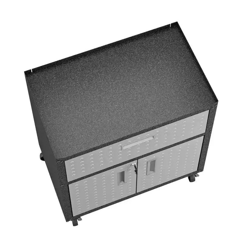 Manhattan Comfort Fortress Set Garage 3 pz Mobile Salvaspazio Armadio e Banco da Lavoro 2.0 Grigio: Deposito con Serratura, Ripiani Regolabili, Ruote